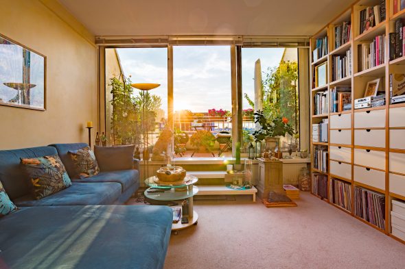 Sonnenuntergänge für Liebhaber garantiert: Dachgeschosswohnung in Charlottenburg